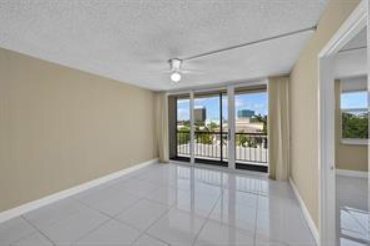 Foto principal - 4501 NE 21st Ave