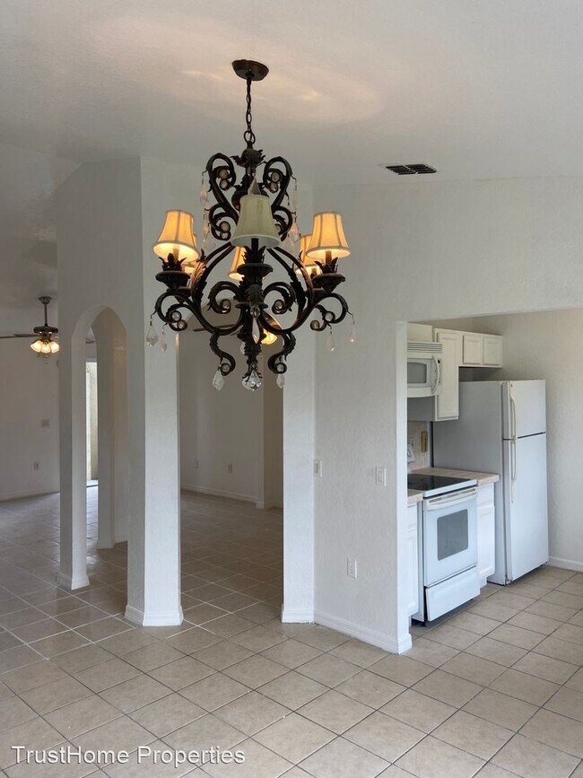 Building Photo - 4 br, 2.5 bath House - 1004 Mardi Gras Drive