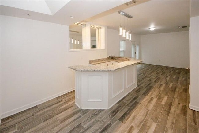 Building Photo - 365 Hunt Creek Dr