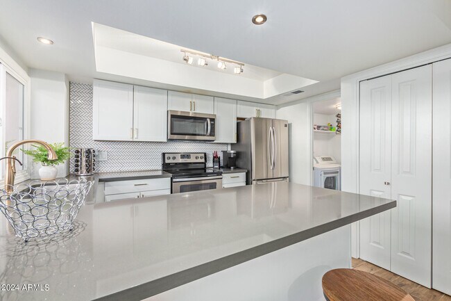 Building Photo - 3958 N Granite Reef Rd
