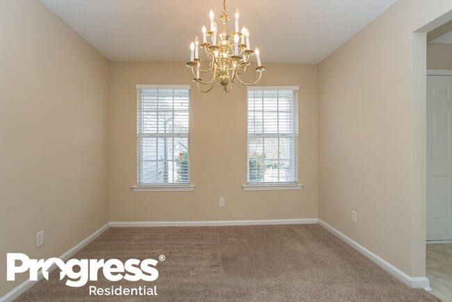 Building Photo - 348 The Gables Dr