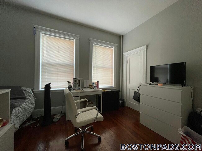 Foto del edificio - 447 Park Dr