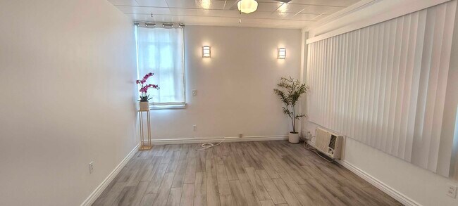 Foto del edificio - 701 6th Ave