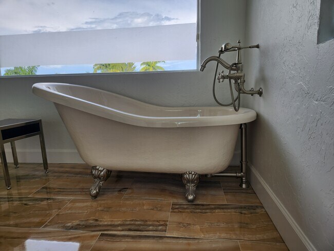 Foto del edificio - 572 Schooner Ln