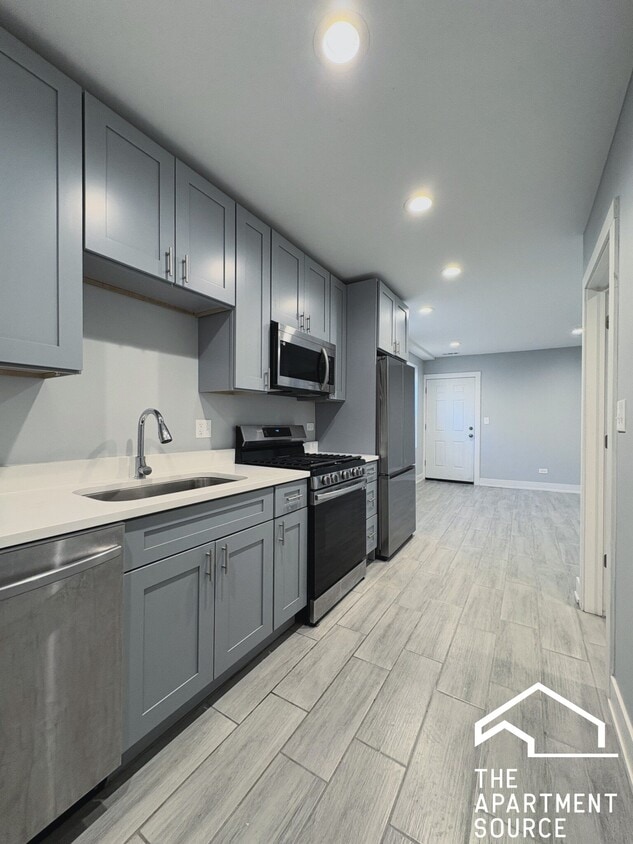 Photo - 926 W 32nd Pl (Chicago, IL)