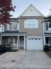 Building Photo - 121 Pine Walk Dr