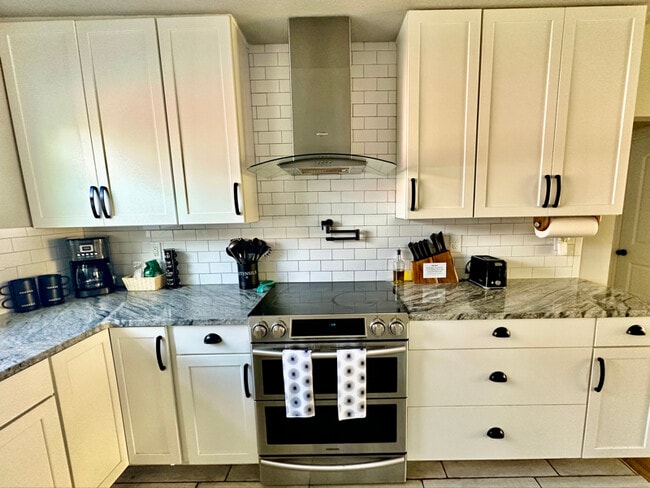 Photo - 579 McIntosh Rd House