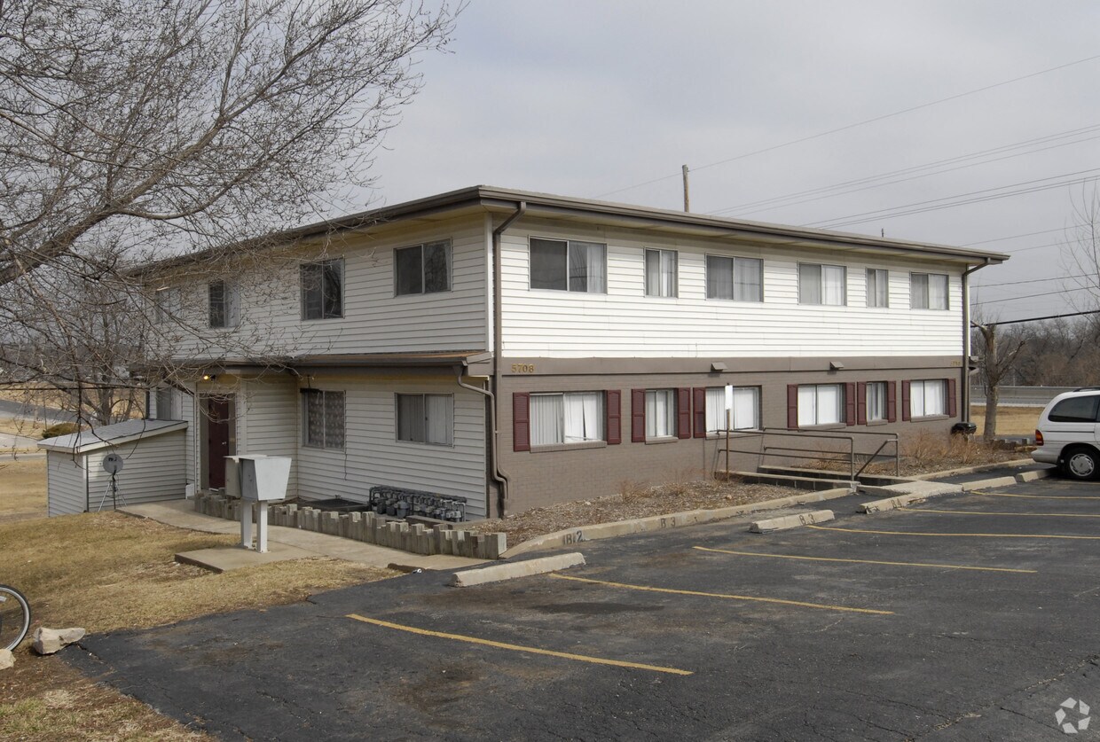 57085710 139th Ter, Grandview, MO 64030 Apartments in Grandview, MO