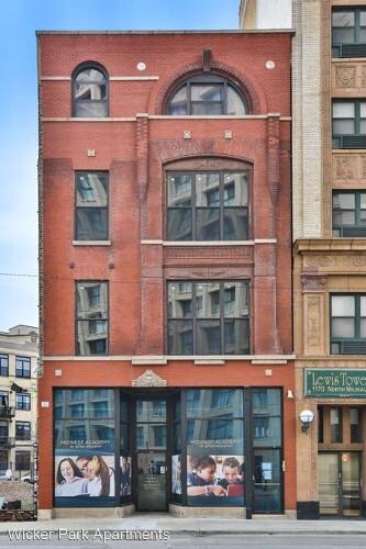 Foto del edificio - 1164 N Milwaukee Ave