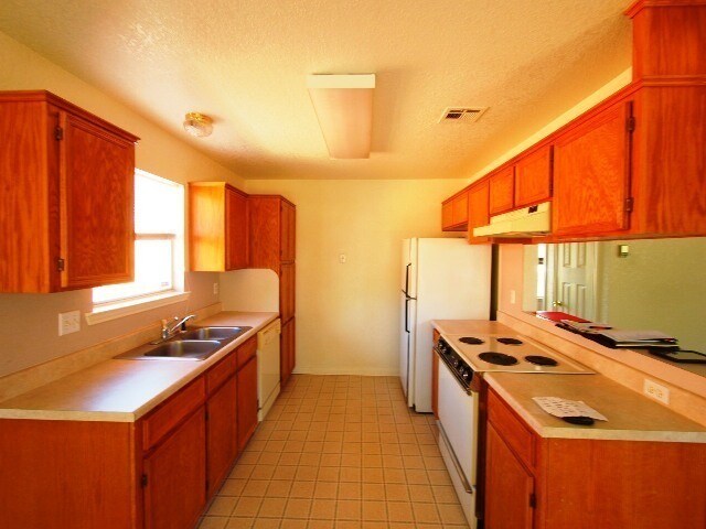 Foto del edificio - $250.00 Off 1st Months Rent!  Viewable Jan...