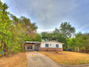 Building Photo - 4012 Parkwoods Ln