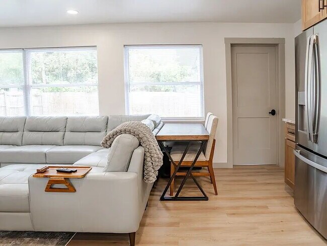 Foto del edificio - Cozy Updated Home Near Beaches, Shops & BayCare Ballpark