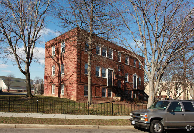 Building Photo - Congress Park