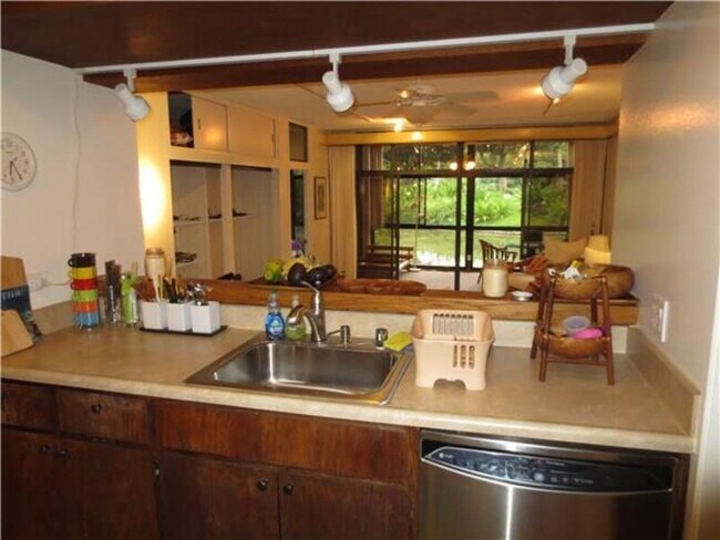 Building Photo - 1030 Aoloa Pl