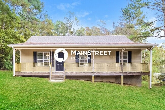 3 Bedroom Pet-Friendly Home in MONROE, GA with Main Street Renewal - 3 Bedroom Pet-Friendly Home in MONROE, GA with Main Street Renewal