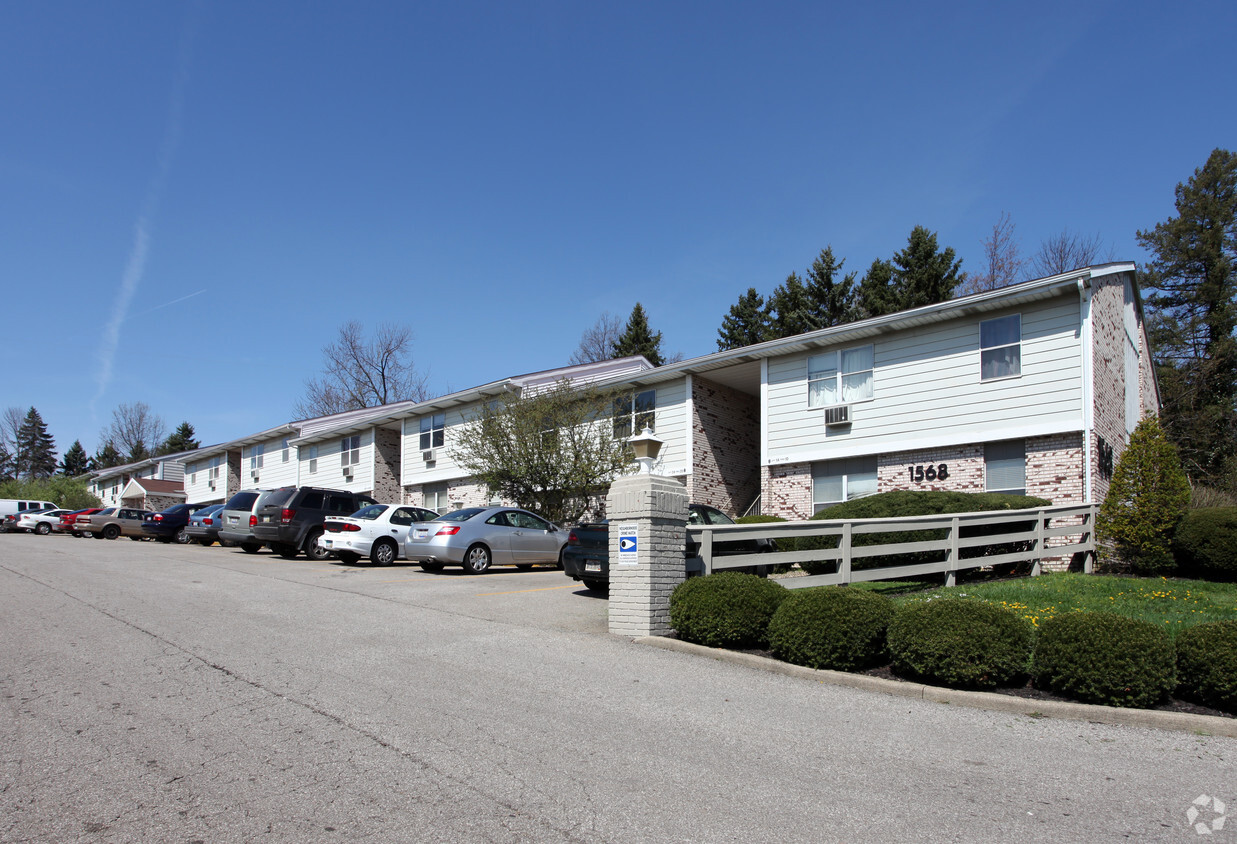 Primary Photo - Appleseed Village Apartments