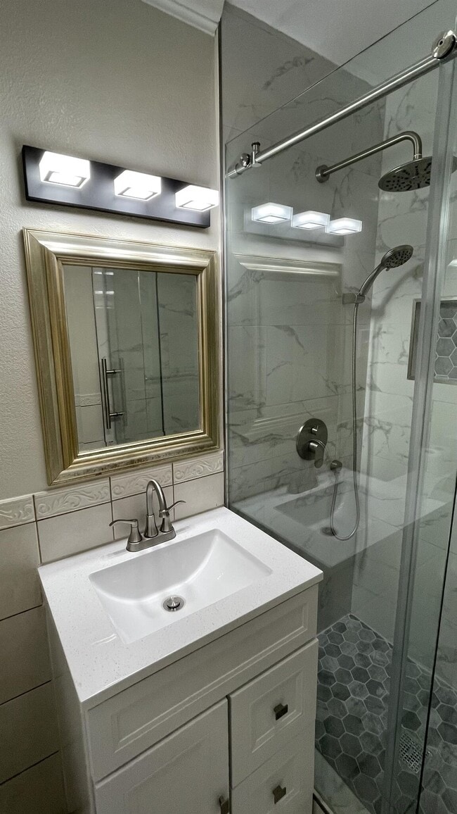 Foto del edificio - 5138 W 141st St