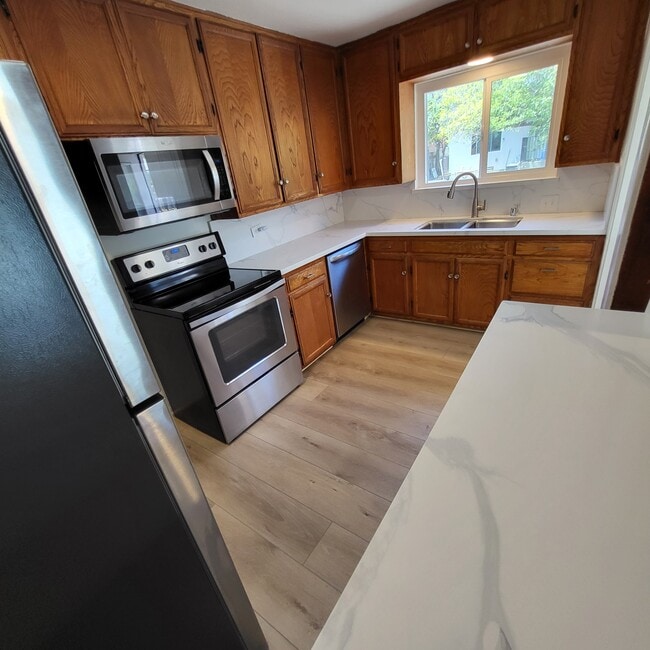 Kitchen - 10831 Woodbine St