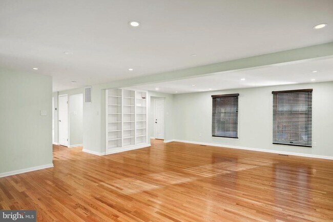 Building Photo - 10088 Cape Ann Dr