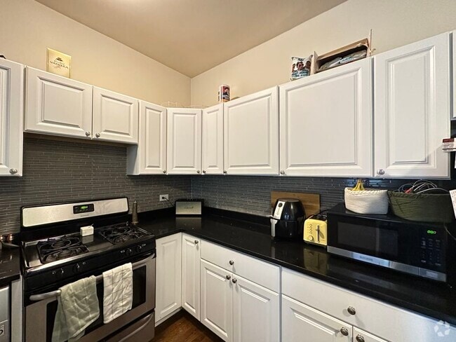 Building Photo - 2907 N Mildred Ave