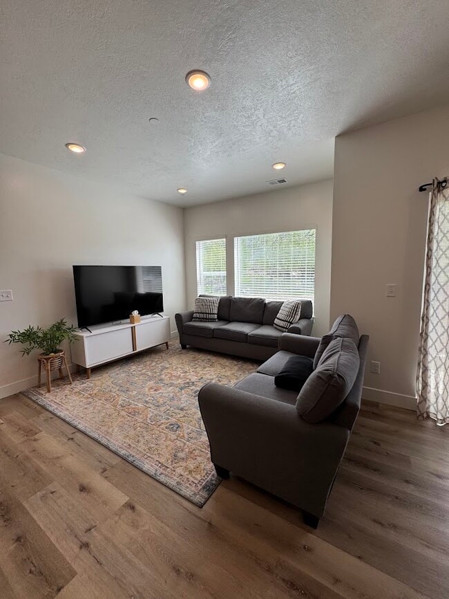 Building Photo - 3120 S 200 W