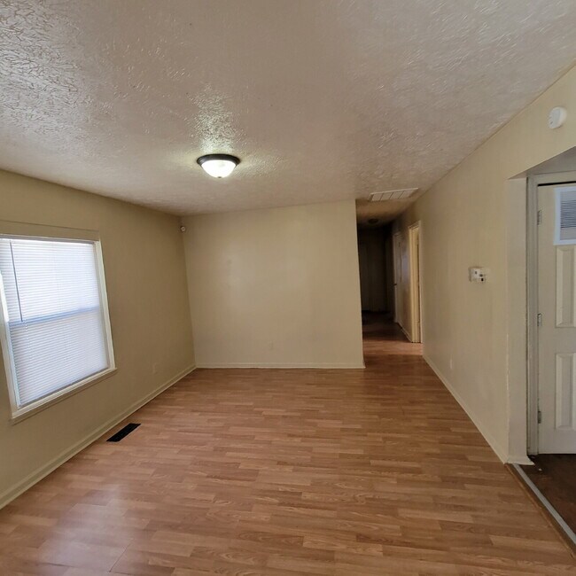 Foto del edificio - East side 4 Bedroom