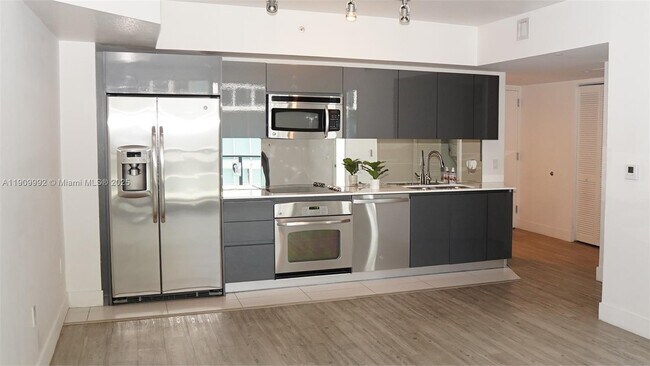 Foto del edificio - 31 SE 6th St