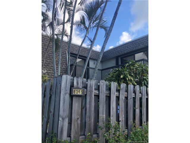 Building Photo - 8215 SW 23rd Ct