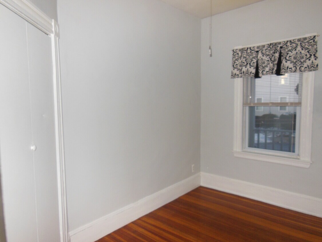 Primary Photo - 15 Whitney Ave