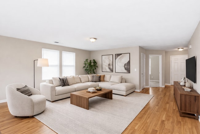 Building Photo - Fabulous home with FENCED YARD