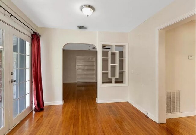 Foto del edificio - 2353 Spring Park Rd