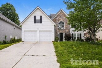 Building Photo - 5005 Eagle Creek Dr