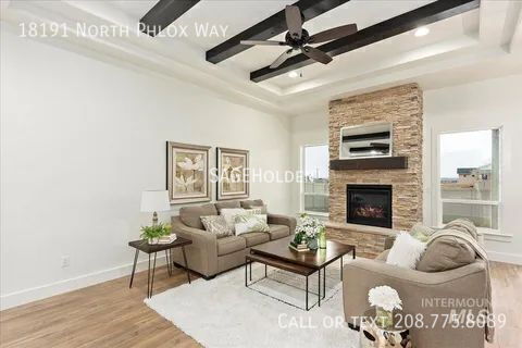 Foto del edificio - 18191 N Phlox Way