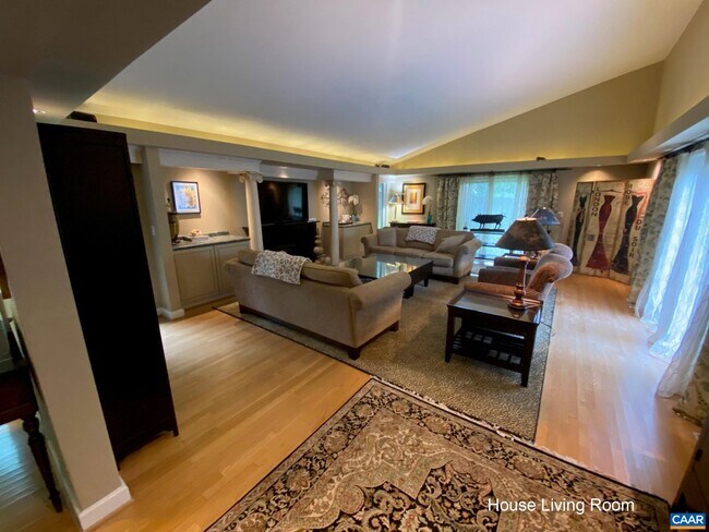 Foto del edificio - 2345 Earlysville Rd