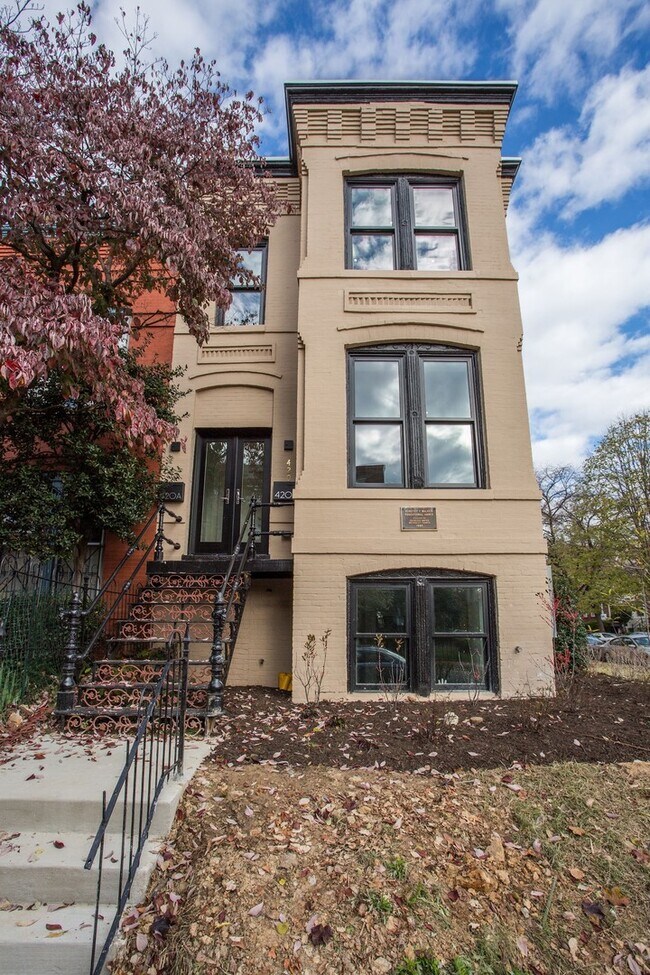 Foto del edificio - 420 D St SE