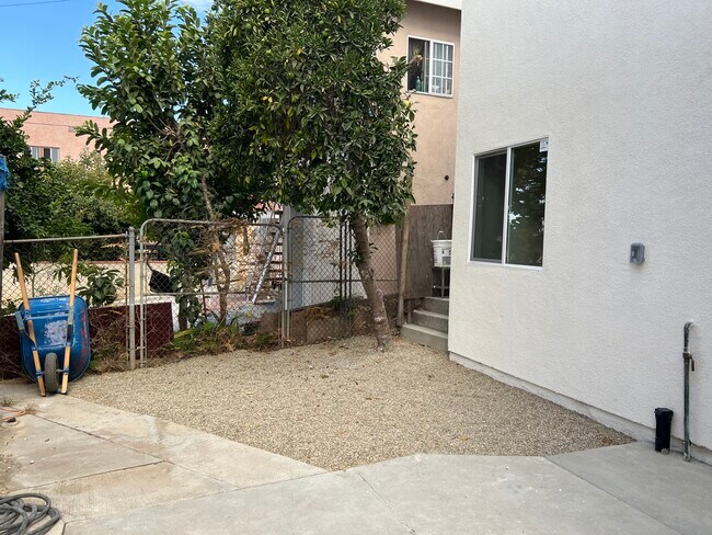 Foto del edificio - 3172 Fairmount St