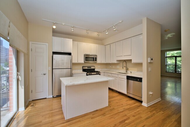 Foto del edificio - 353 E Eastgate Pl