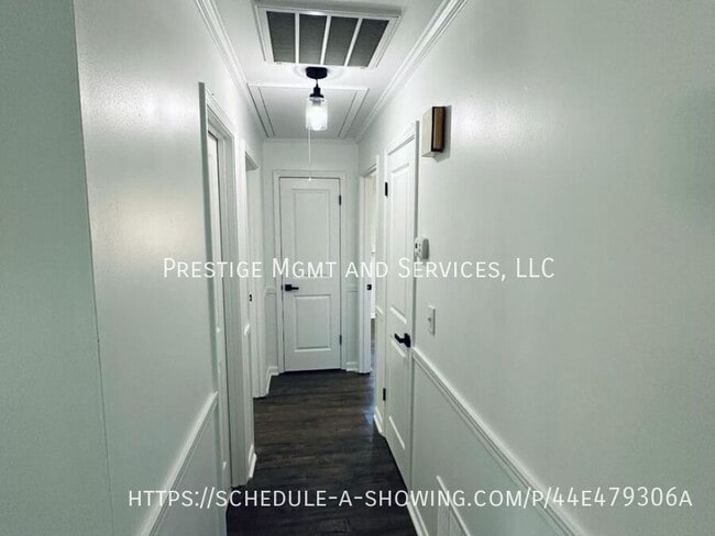 Foto del edificio - 317 Devonwood Ct
