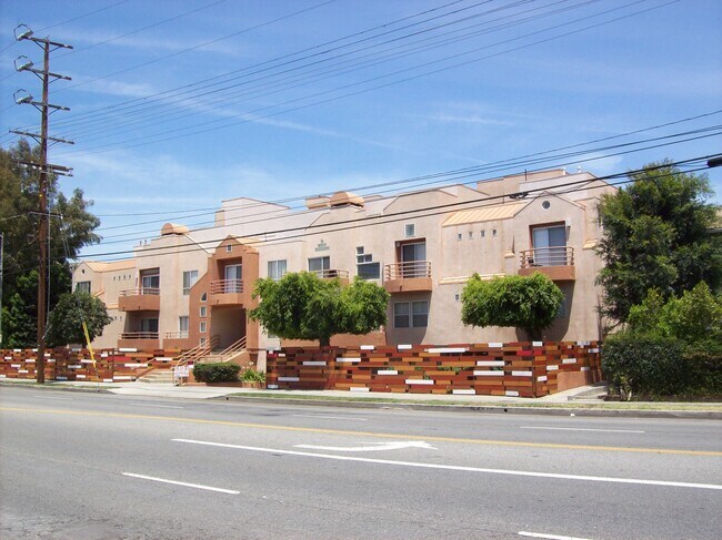 Foto del edificio - 5060 Kester Ave