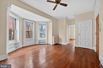 Building Photo - 2117 Spruce St