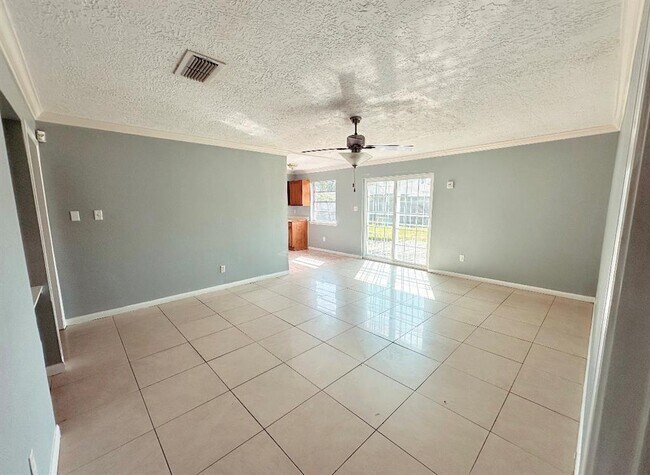 Foto del edificio - 12519 White Plains Dr