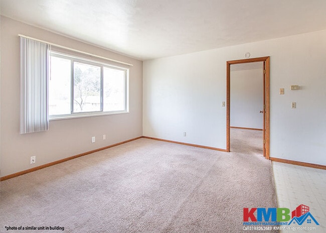 Building Photo - 1165 Ridge Dr