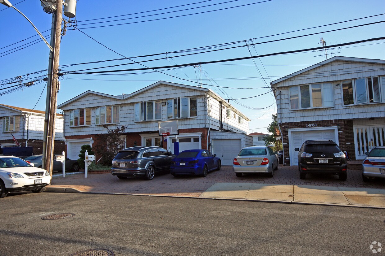 Foto del edificio - 1455 E 68th St