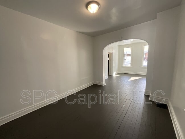 Building Photo - 1433 Monroe St