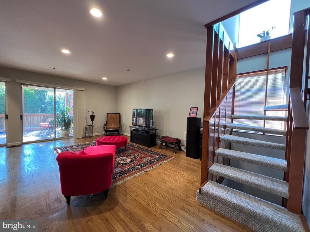 Foto principal - 5222 MacArthur Blvd NW