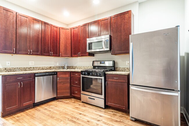 Foto del edificio - 2509 W Diversey Ave