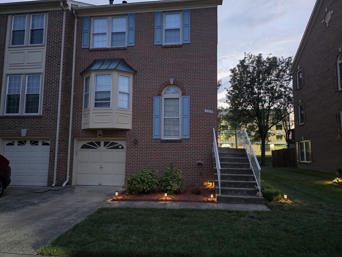 Primary Photo - 4708 Major Ct