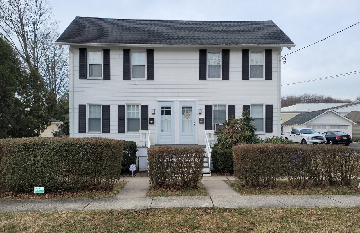 House front - 131 Madison Ave