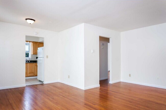 Foto del edificio - 12-14 Burdette Ct