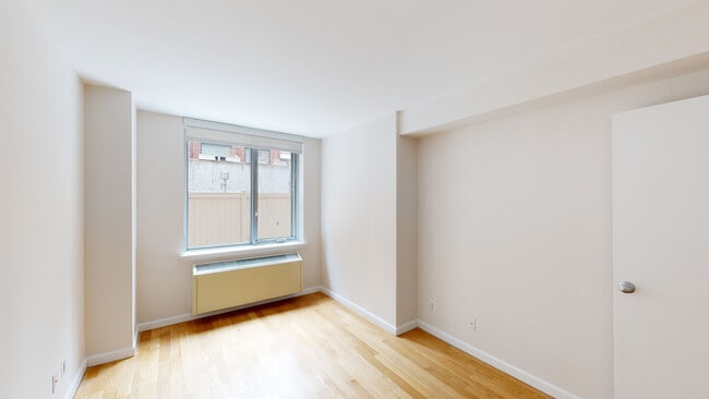 Interior Photo - 21 Chelsea